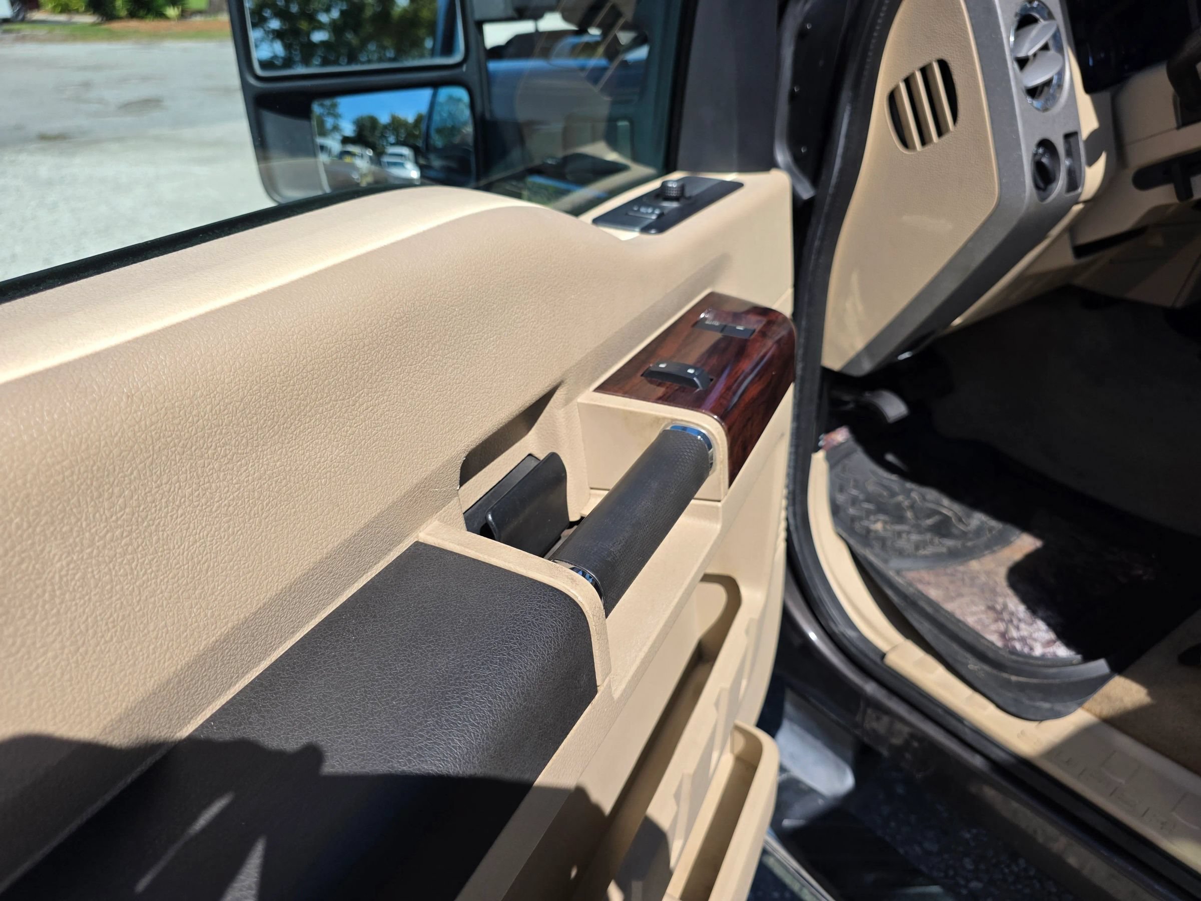 Used 2008 Ford F250 Lariat AWD/4WD image 11