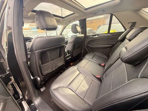 Used 2015 Mercedes-Benz ML 400 4MATIC w/ Lighting Package image 26