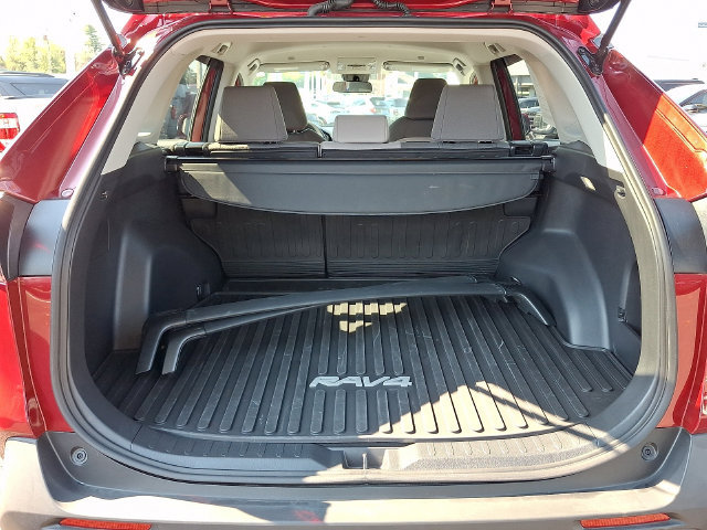 Used 2025 Toyota RAV4 XLE AWD/4WD image 29
