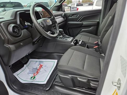 Used 2023 Chevrolet Colorado W/T image 9