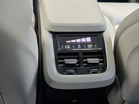 Used 2017 Volvo XC90 T6 Momentum w/ Vision Package AWD/4WD image 11