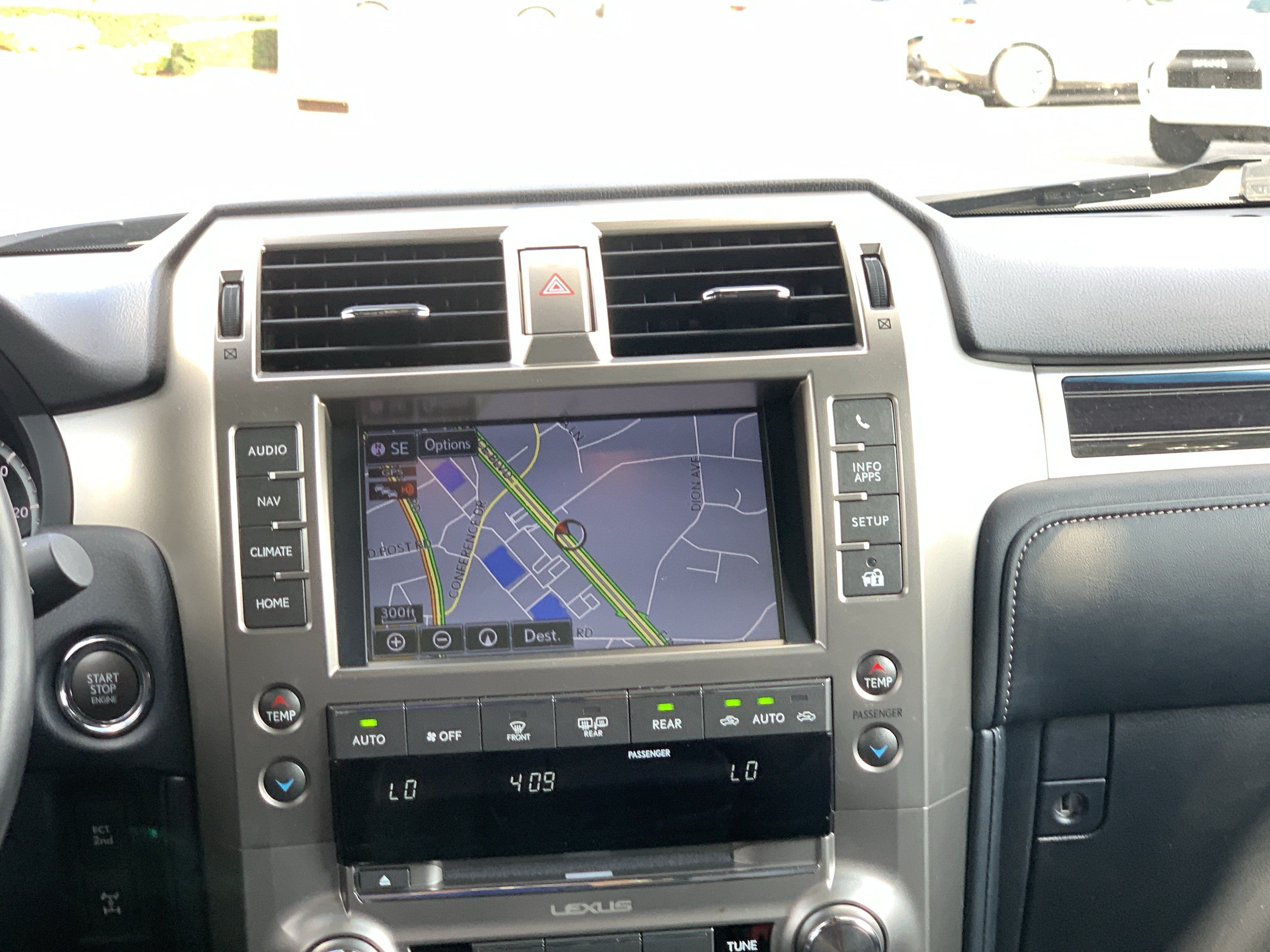 Used 2021 Lexus GX 460 Premium w/ Accessory Package AWD/4WD image 29