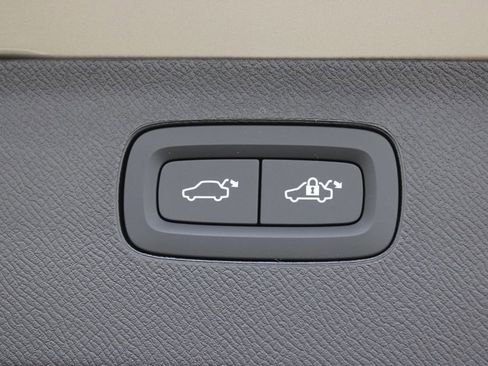 New 2026 Volvo XC90 B6 Plus w/ Protection Package AWD/4WD image 33