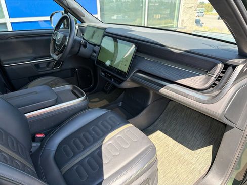 Used 2024 Rivian R1S Adventure Dual AWD/4WD image 28