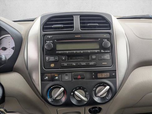 Used 2005 Toyota RAV4 2WD image 13