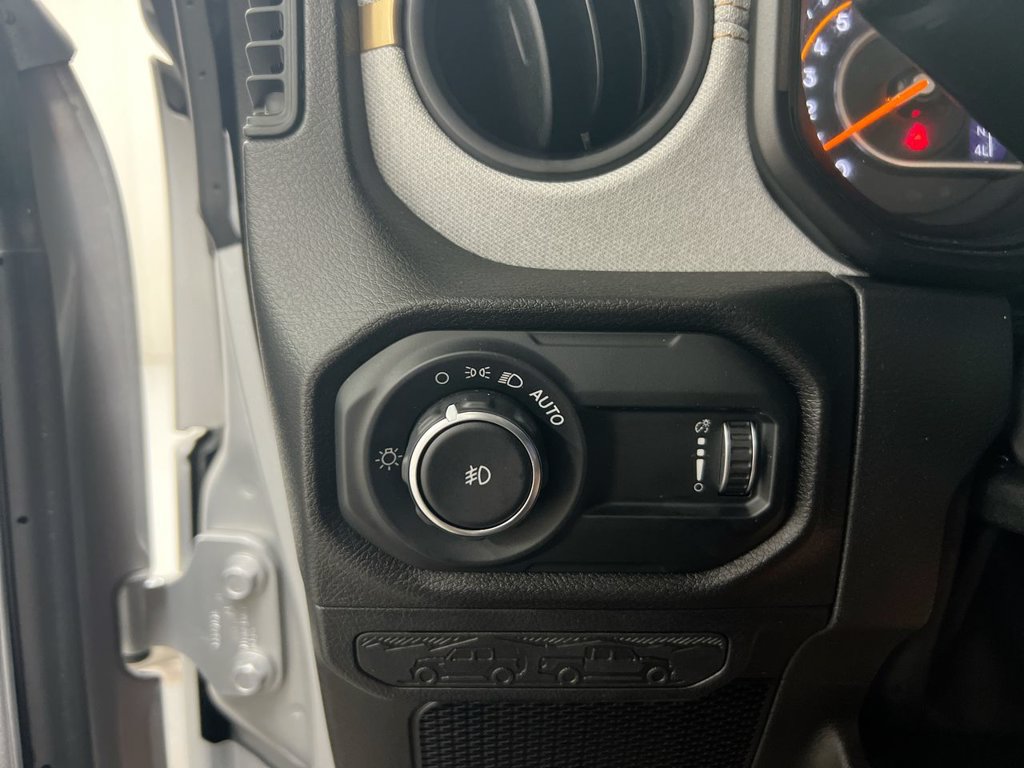 Used 2024 Jeep Wrangler Unlimited Sport AWD/4WD image 18