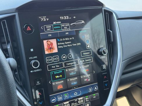 Used 2025 Subaru Crosstrek 2.0i Premium image 4