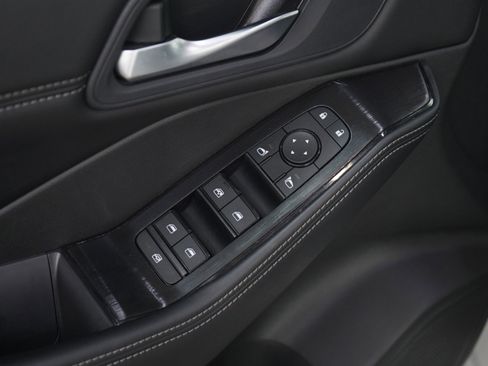 Used 2022 Nissan Rogue SV w/ SV Premium Package image 19