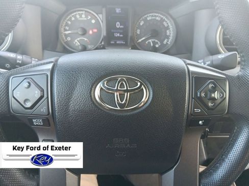 Used 2016 Toyota Tacoma TRD Sport w/ Towing Package AWD/4WD image 21
