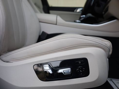 Used 2020 BMW X5 xDrive40i w/ Executive Package AWD/4WD image 32