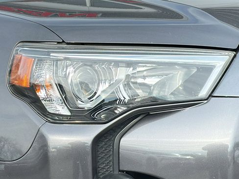 Used 2019 Toyota 4Runner SR5 Premium image 4