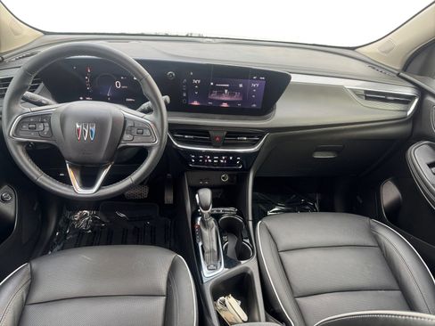 Used 2025 Buick Encore GX Avenir w/ Avenir Convenience Package image 10