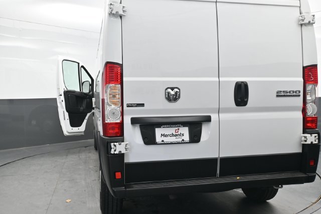 Used 2026 RAM ProMaster 2500 w/ Convenience Group FWD image 45