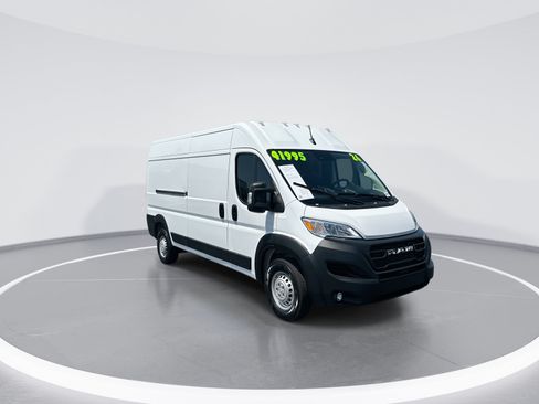 Used 2026 RAM ProMaster 2500 w/ Convenience Group FWD image 2