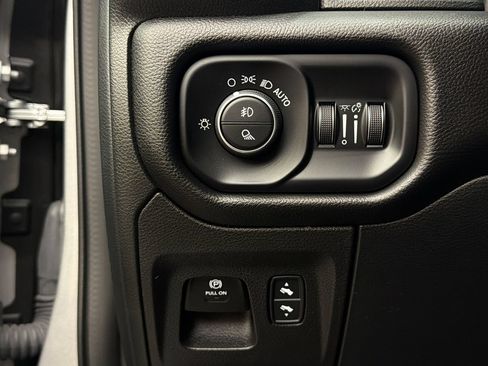 Used 2025 RAM 1500 Big Horn AWD/4WD image 32