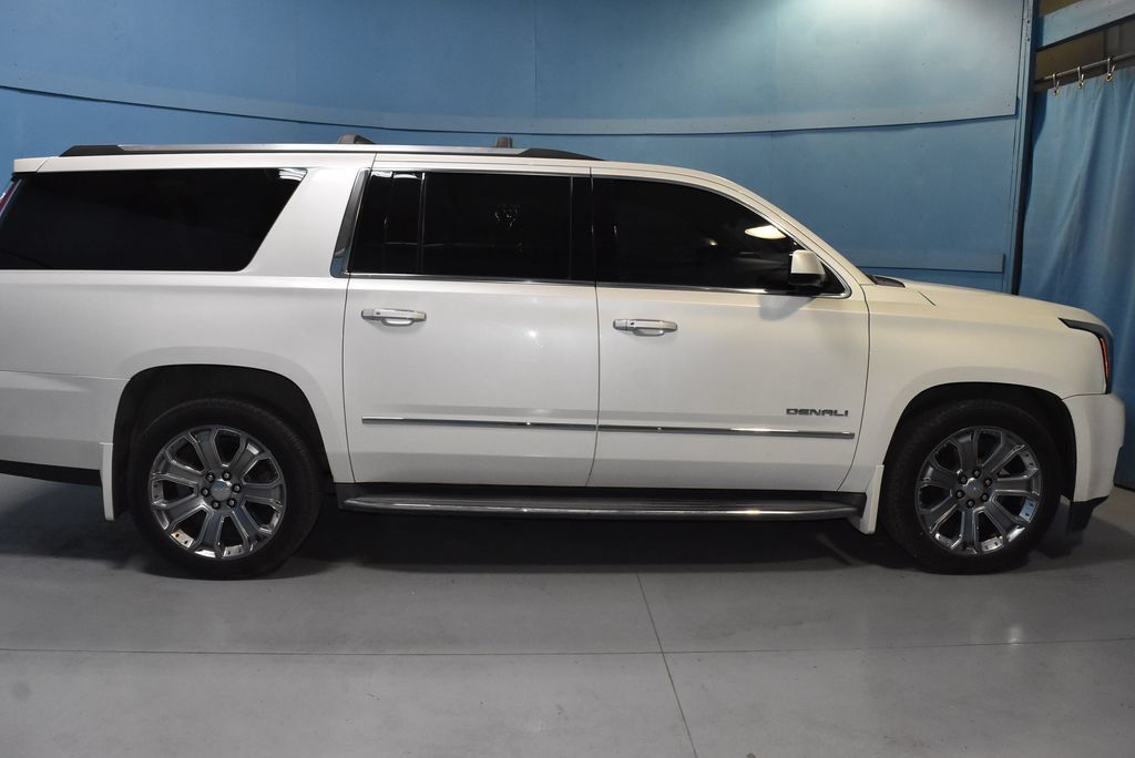 Used 2015 GMC Yukon XL Denali w/ Touring Package AWD/4WD image 25