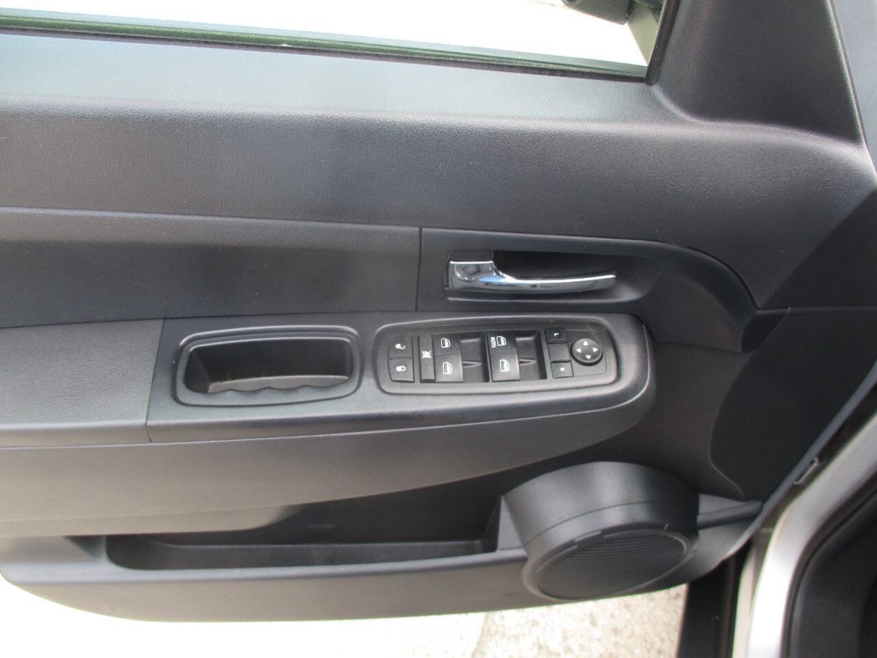 Used 2012 Jeep Liberty Sport AWD/4WD image 11