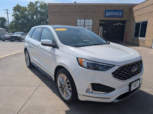 Used 2020 Ford Edge Titanium w/ Equipment Group 301A AWD/4WD image 4