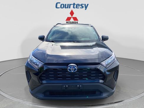 Used 2021 Toyota RAV4 LE AWD/4WD image 10