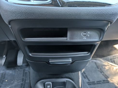 New 2026 Chrysler Pacifica Select w/ S Appearance Package image 31