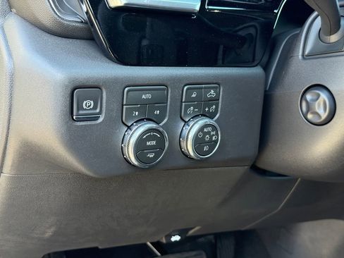 New 2026 GMC Sierra 1500 SLT w/ SLT Convenience Package AWD/4WD image 17