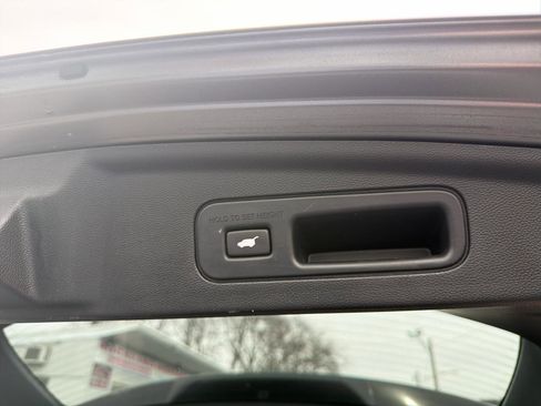 Used 2022 Acura MDX SH-AWD image 11