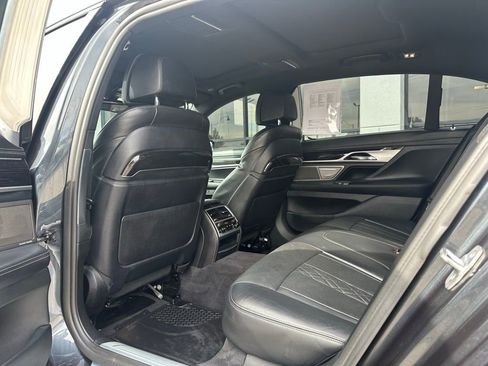 Used 2019 BMW 750i xDrive w/ Executive Package image 24