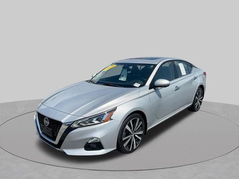 Used 2021 Nissan Altima 2.5 Platinum AWD/4WD image 1