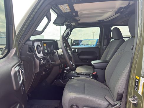 Used 2024 Jeep Wrangler Unlimited Sport AWD/4WD image 10