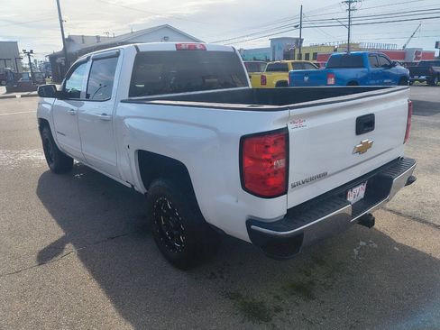 Used 2018 Chevrolet Silverado 1500 LT w/ Trailering Package AWD/4WD image 7