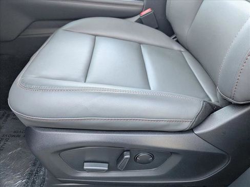 New 2026 Ford Explorer Active w/ Active Comfort Package image 4