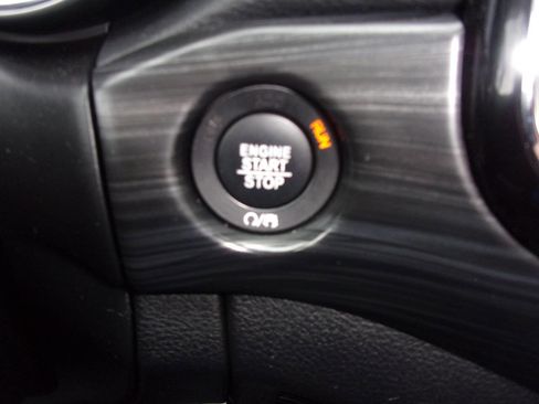 Used 2019 Jeep Grand Cherokee Laredo image 20