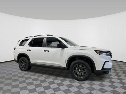 New 2025 Honda Pilot TrailSport image 6