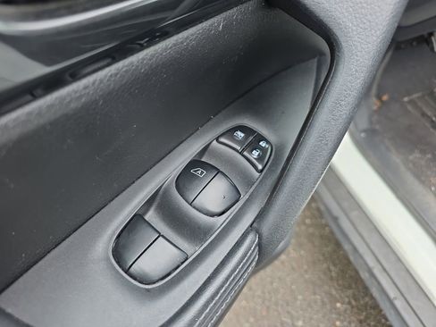 Used 2017 Nissan Rogue SV AWD/4WD image 20