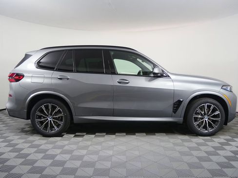 New 2026 BMW X5 sDrive40i w/ M Sport Package RWD image 2
