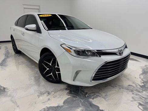 Used 2016 Toyota Avalon XLE Premium FWD image 2
