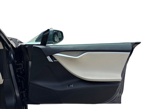 Used 2018 Tesla Model S 100D image 38