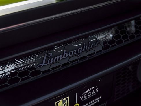 Used 2024 Lamborghini Huracan Sterrato image 15