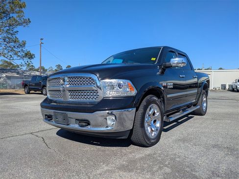 Used 2016 RAM 1500 Laramie w/ Convenience Group image 9