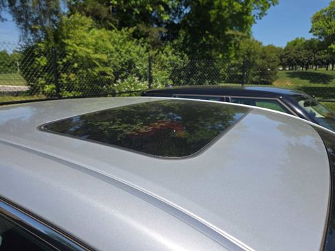 Used 2014 Toyota Avalon XLE Premium image 2