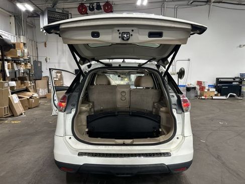Used 2016 Nissan Rogue SV w/ SV Premium Package FWD image 25