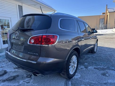 Used 2011 Buick Enclave CX image 3