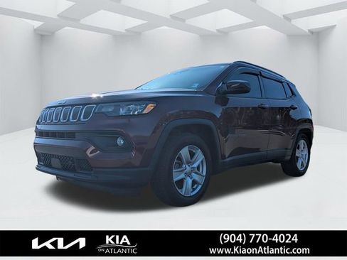 Used 2022 Jeep Compass Latitude FWD image 7