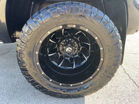 Used 2018 RAM 3500 Laramie Longhorn image 12