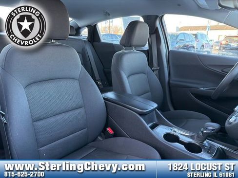 Used 2025 Chevrolet Malibu LT image 12