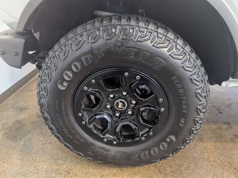 Used 2024 Ford Bronco Wildtrak image 10