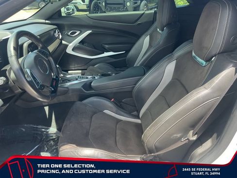 Used 2018 Chevrolet Camaro SS RWD image 9