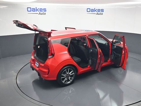 Used 2022 Kia Soul GT-Line FWD image 59
