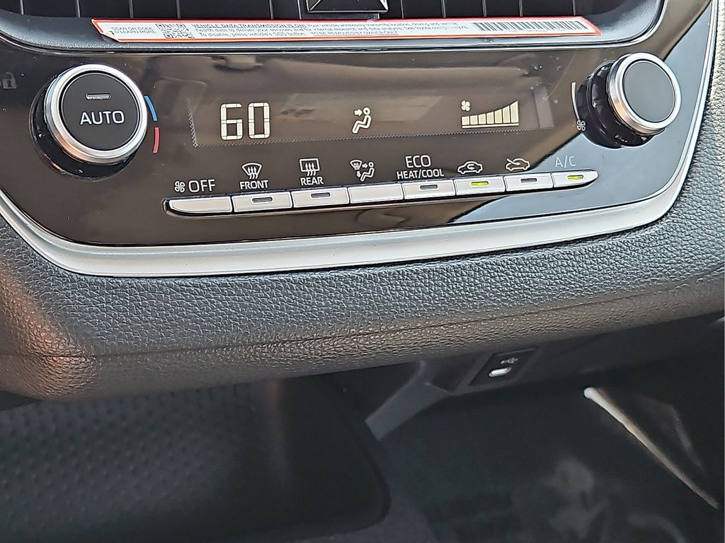 Used 2025 Toyota Corolla LE FWD image 21