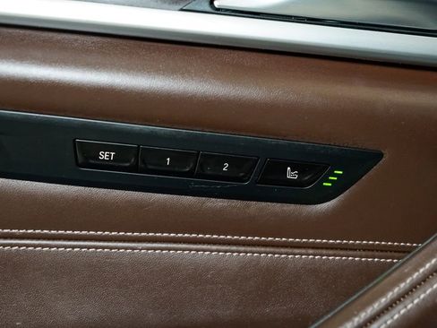 Used 2017 BMW 540i xDrive image 11